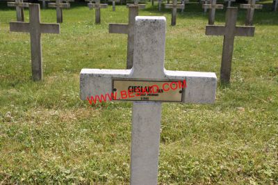 CIESLAK Jan
Décès 06.1940 Guinzeling (57)
Inhumation 14.05.1942 - Tombe 217
Armée Polonaise
copyright Frania 
