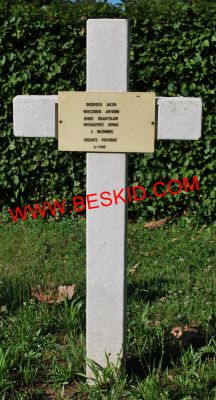 KMIEC Wladyslaw
Décès 06.1940 Merviller (54)
Inhumation 20.06.1964 - Tombe 104
Armée Polonaise
copyright Frania 
