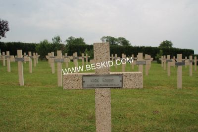NICK Robert
Décès 06.1940 Guermange (57)
Inhumation 17.03.1942
Armée Polonaise
Tombe 385
Copyright Frania
