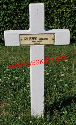PILISZEK Kazimierz
Décès 23.06.1940 Saint-Dié (88)
Inhumation 25.07.1964 - Tombe 60
Armée Polonaise
copyright Frania 
