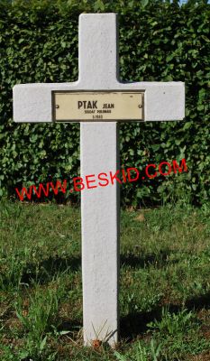 PTAK Jean
Décès 06.07.1946 Metz-Plantières (57)
Inhumation 12.06.1964 - Tombe 108
Armée Américaine
copyright Frania 
