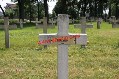 ROG Antoine
Décès 06.1940
Inhumation 21.05.1942 - Tombe 223
Sergent-chef
Armée Polonaise
copyright Frania 
