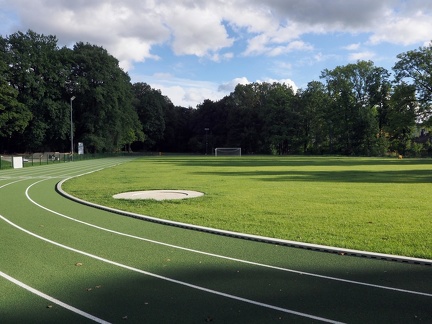 Dans le Park, le Stade athlétisme 