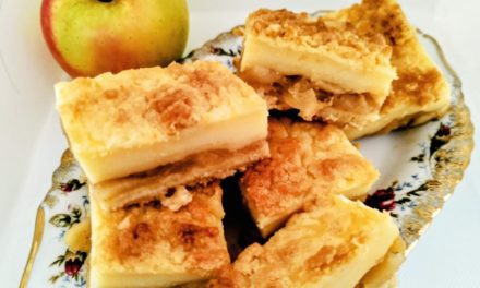 Gâteau aux pommes avec crème pâtissière