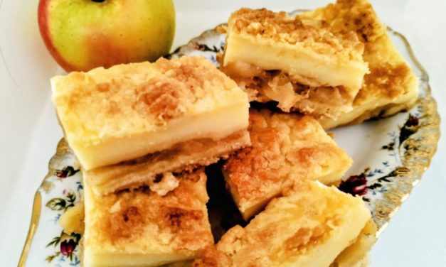 Gâteau aux pommes avec crème pâtissière